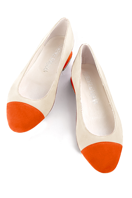Clementine orange and champagne beige women's ballet pumps, with low heels. Round toe. Flat block heels. Top view - Florence KOOIJMAN